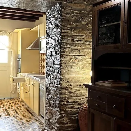 Appartement Traditional Bakery House. Pánormos